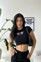 Black Baby Tee Crop Top with Tribal Flame Print – Trendy & Chic Color Black