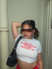 It’s Not Manipulation If You Believe Me” Baby Tee – Trendy & Playful Crop Top Color White