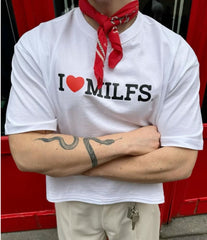Bold & Funny “I ❤️ MILFS” T-Shirt – Trendy Statement